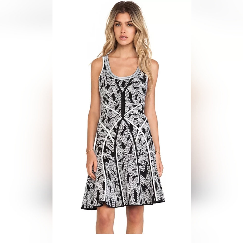 NWT Diane Von Furstenberg ISLA Fit and Flare Heavy Knit Dress in Size P